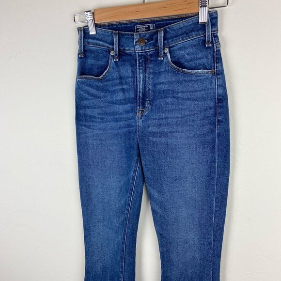 Abercrombie & Fitch High-Rise Ankle Flare Jeans - Frayed Hem - Picture 3 of 8